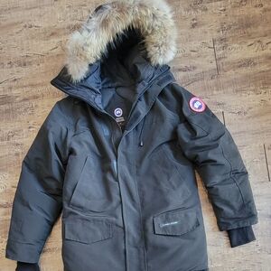 Canada Goose Women’s Black Puffer Parka with Fur-Trim Hood